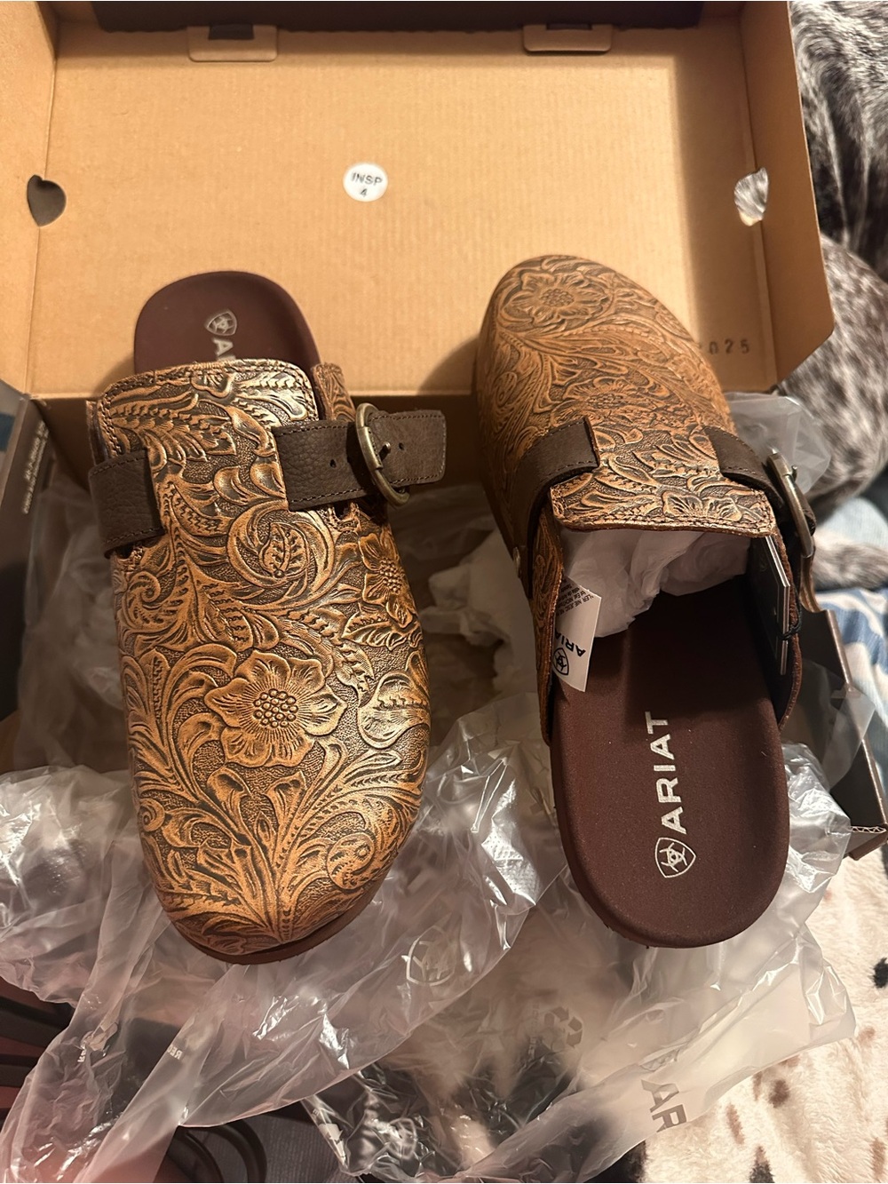 Ariat Country Mule Brown Floral Emboss Box Label